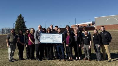 Community 1st donates to project