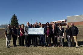 Community 1st donates to project