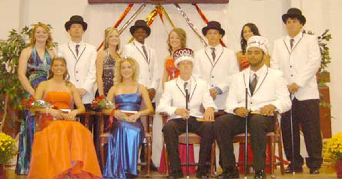 Clarke crowning OsceolaSentinel Tribune