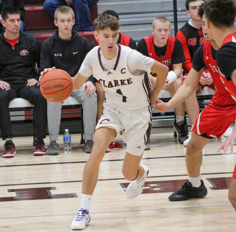 Peyton Lynn drives the ball around Centerville defense.