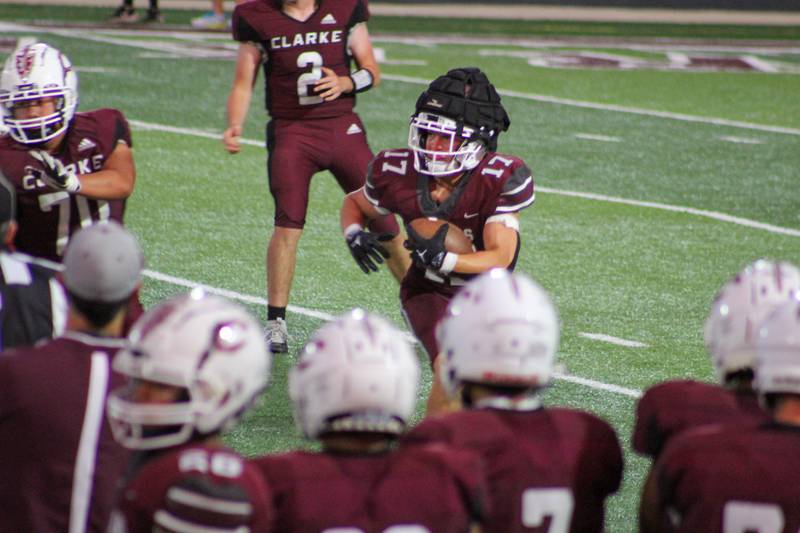 Urijah Fry runs the ball at Clarke's home game 9/12/25.