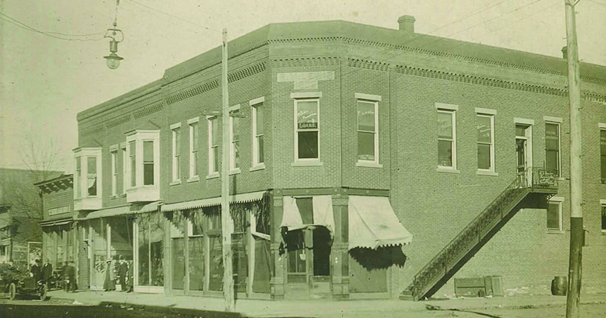 Building the square in Osceola OsceolaSentinel Tribune