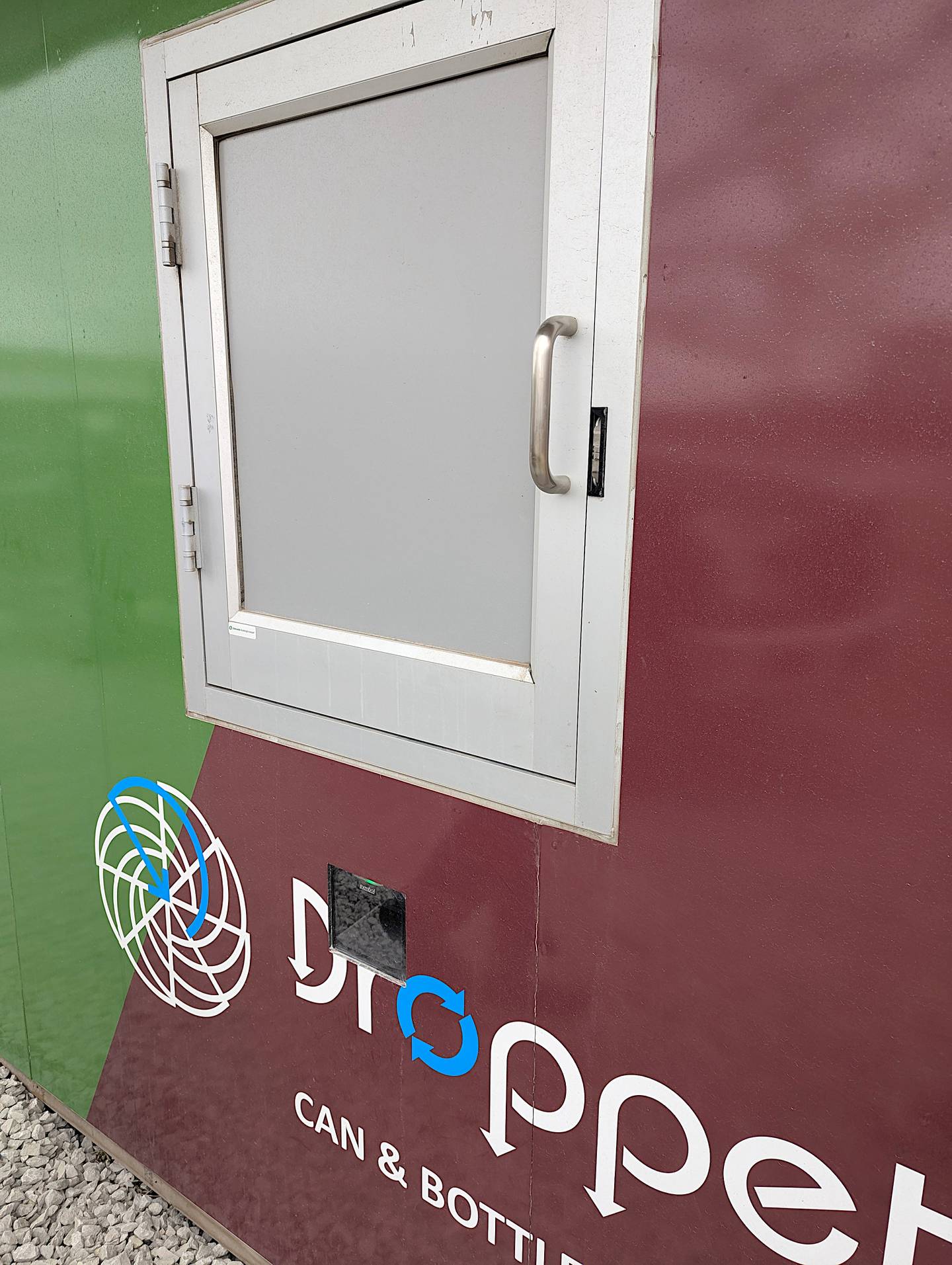Scanners for bag tags are located beneath the doors on the Droppett trailer.