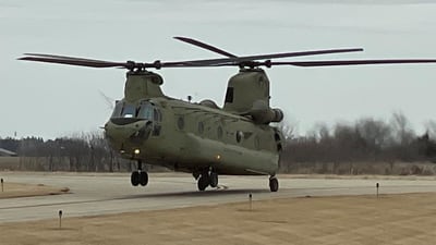 Hometown Pilot Returns in Historic Chinook Visit