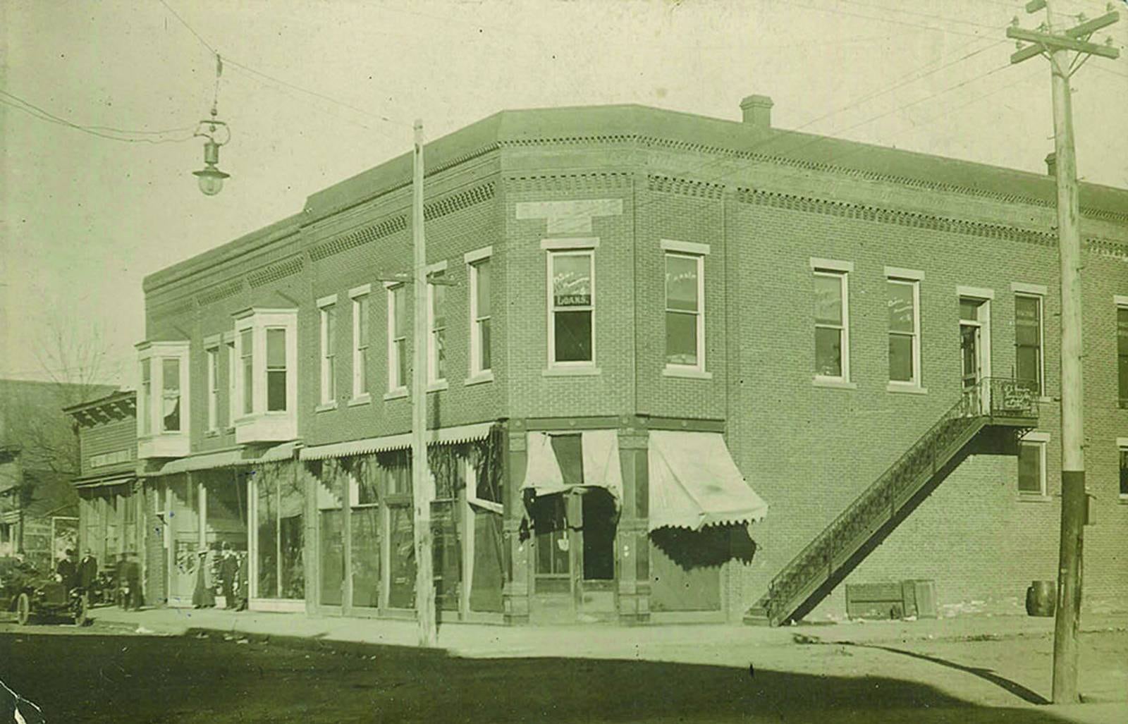 Building the square in Osceola OsceolaSentinel Tribune