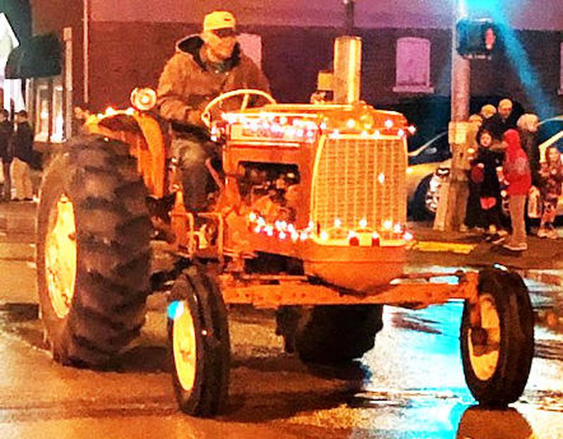 Lighted Parade highlights OsceolaSentinel Tribune